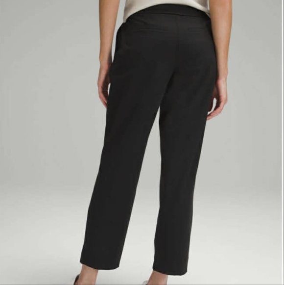 NWT Lululemon Tapered-Leg Mid-Rise Pant- Medium - Picture 6 of 6